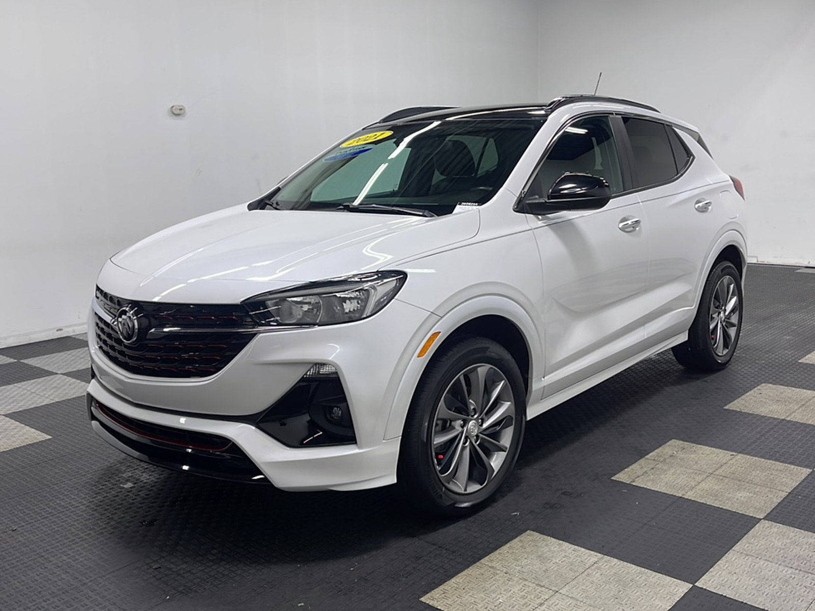 Used 2021 Buick Encore GX Select w/ Sport Touring Package AWD/4WD image 1