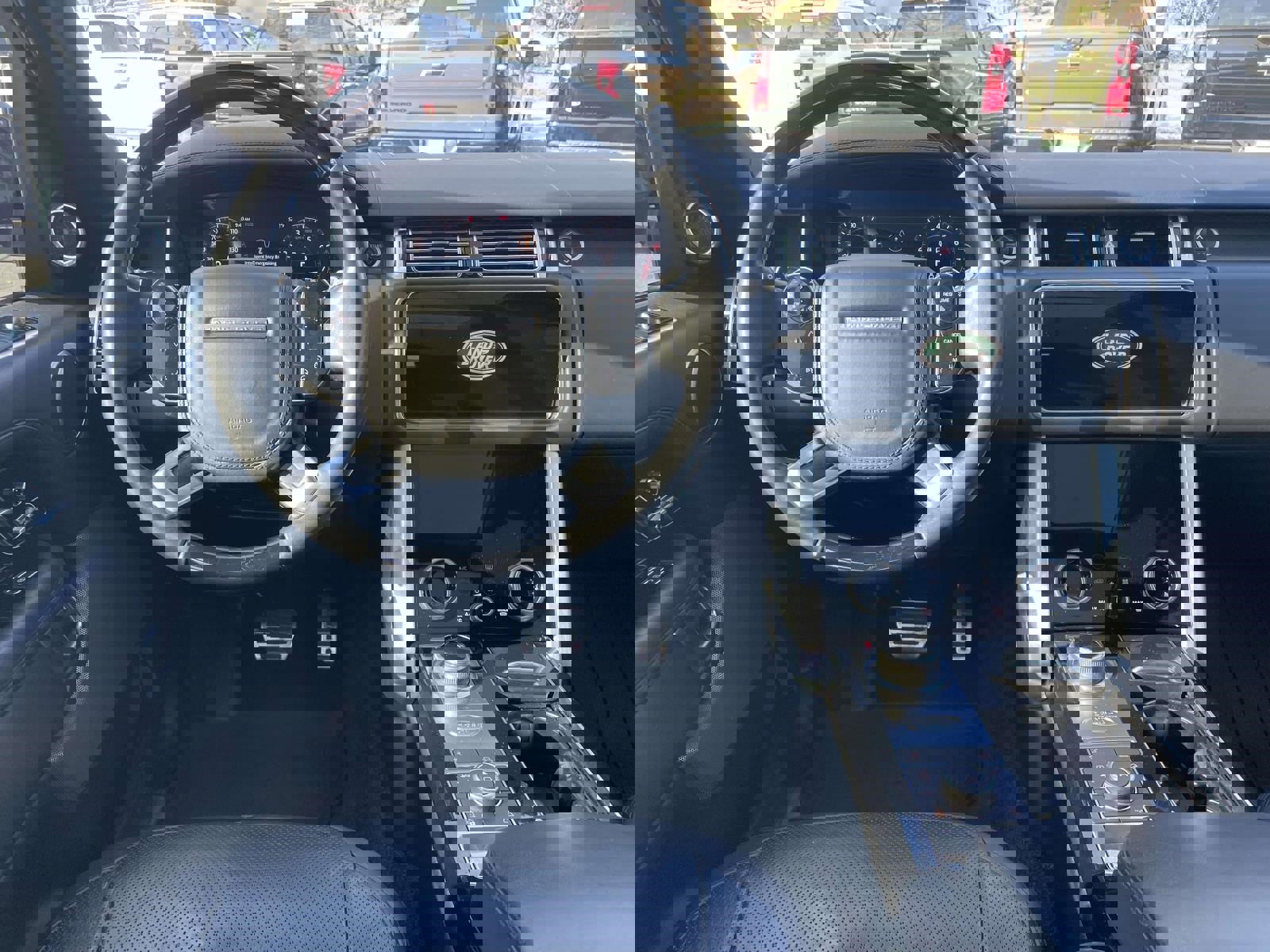 Used 2020 Land Rover Range Rover Long Wheelbase HSE image 11