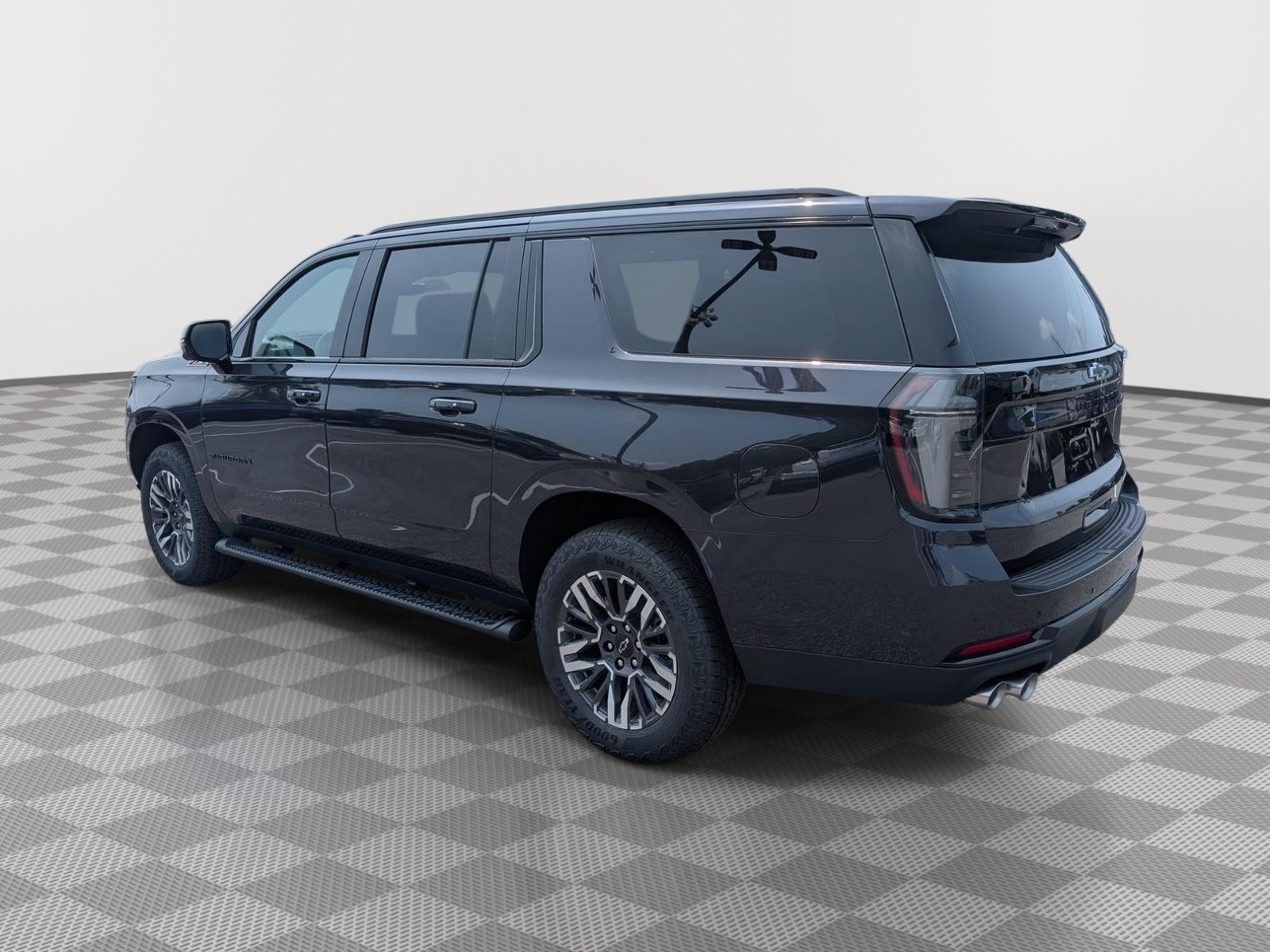 New 2026 Chevrolet Suburban Z71 w/ Z71 Off-Road Package AWD/4WD image 2