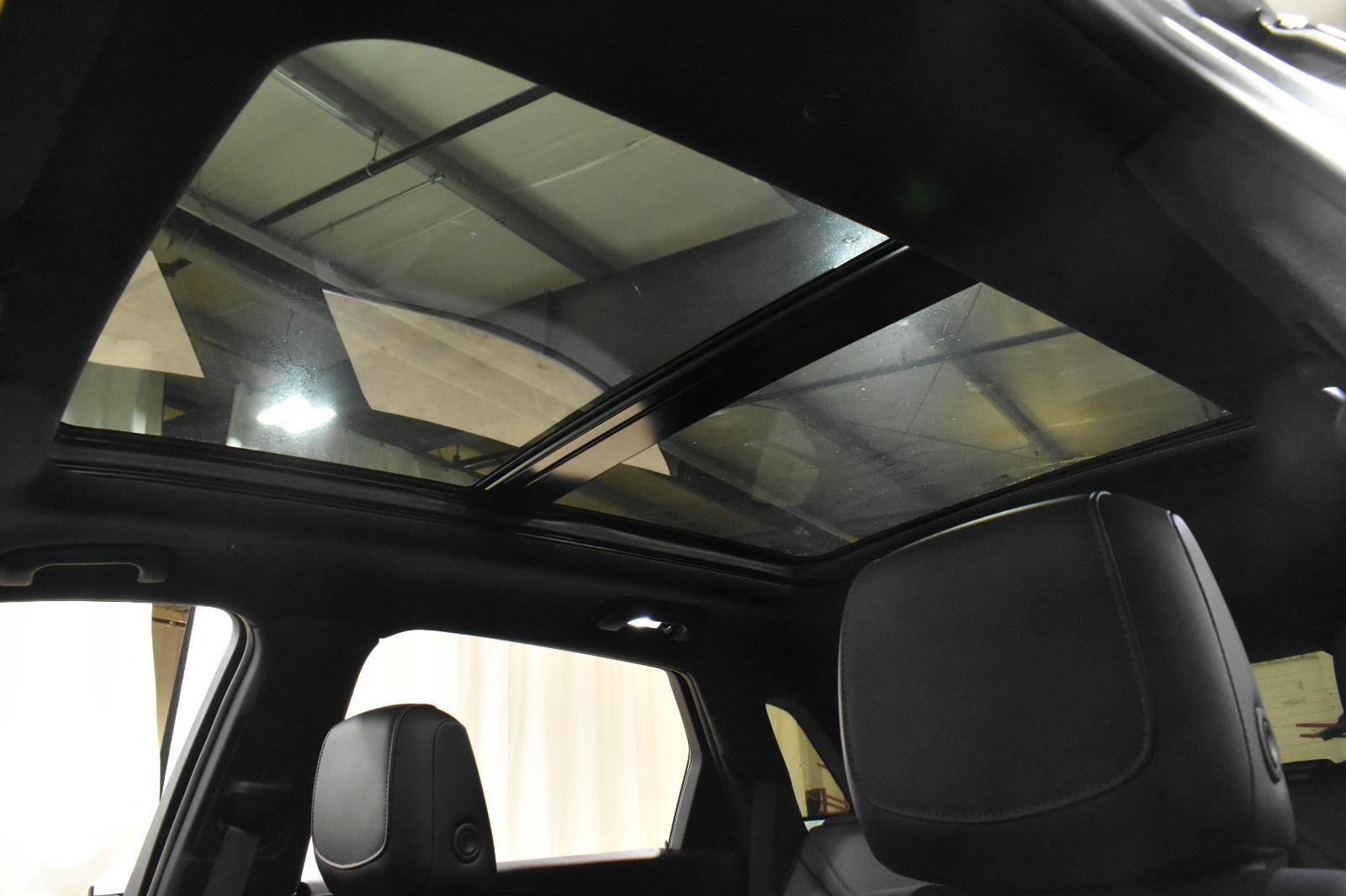 Used 2021 Cadillac XT5 Premium Luxury w/ LPO, Floor Liner Package image 4