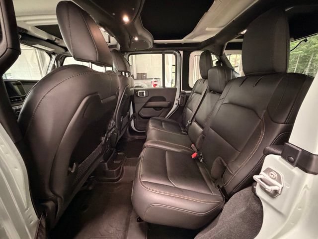 Used 2024 Jeep Wrangler Unlimited Sahara w/ Technology Group AWD/4WD image 20