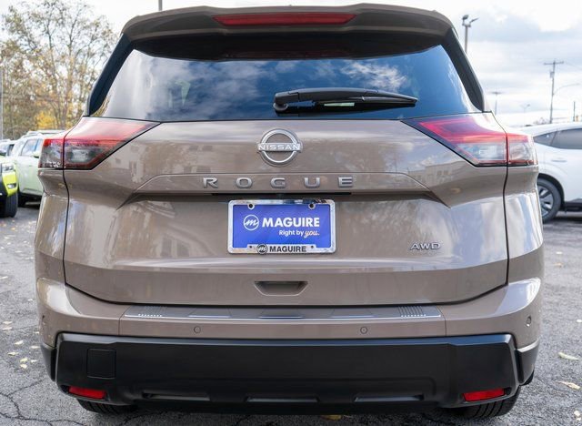 Certified 2025 Nissan Rogue SV image 7