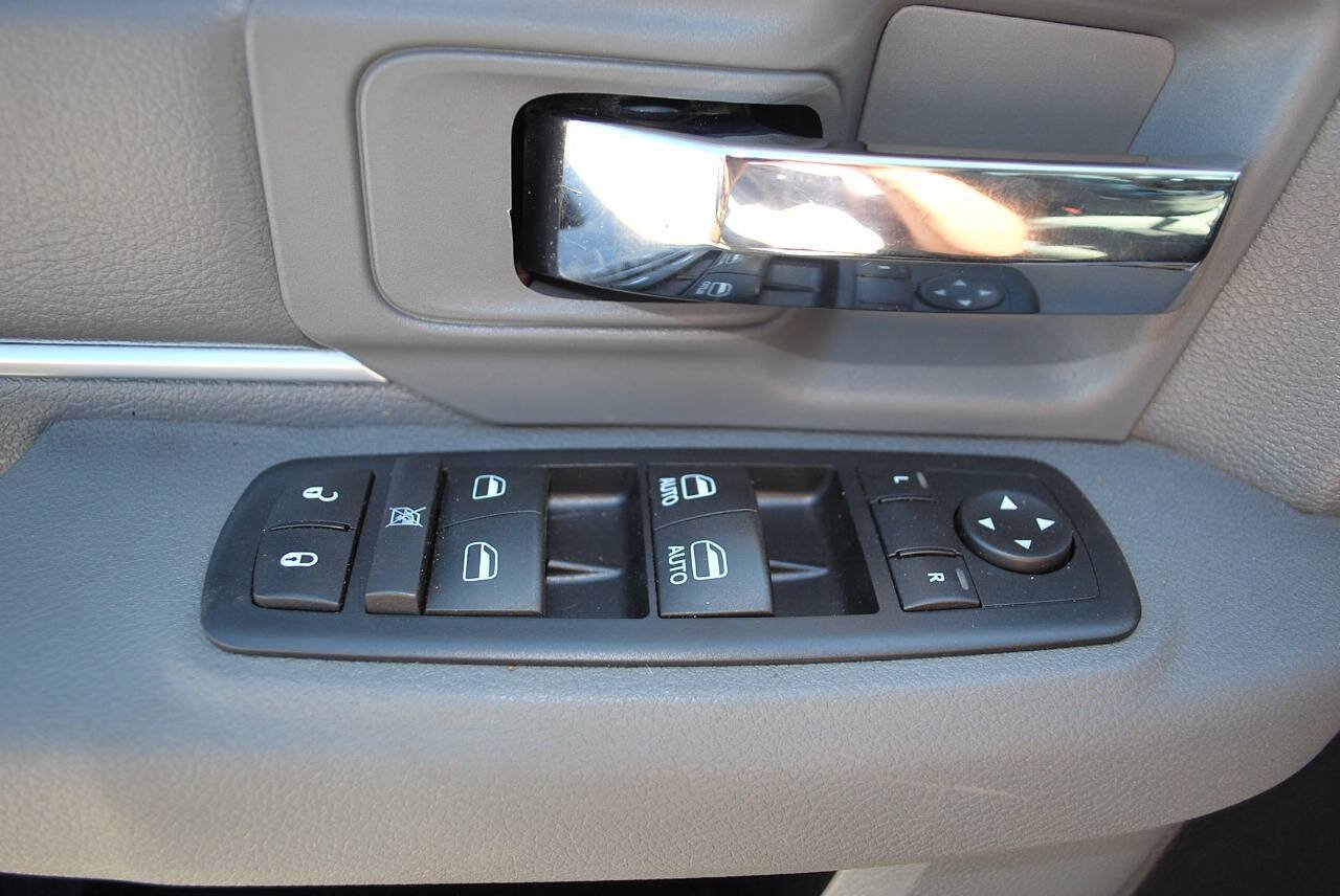 Used 2016 RAM 2500 SLT AWD/4WD image 21
