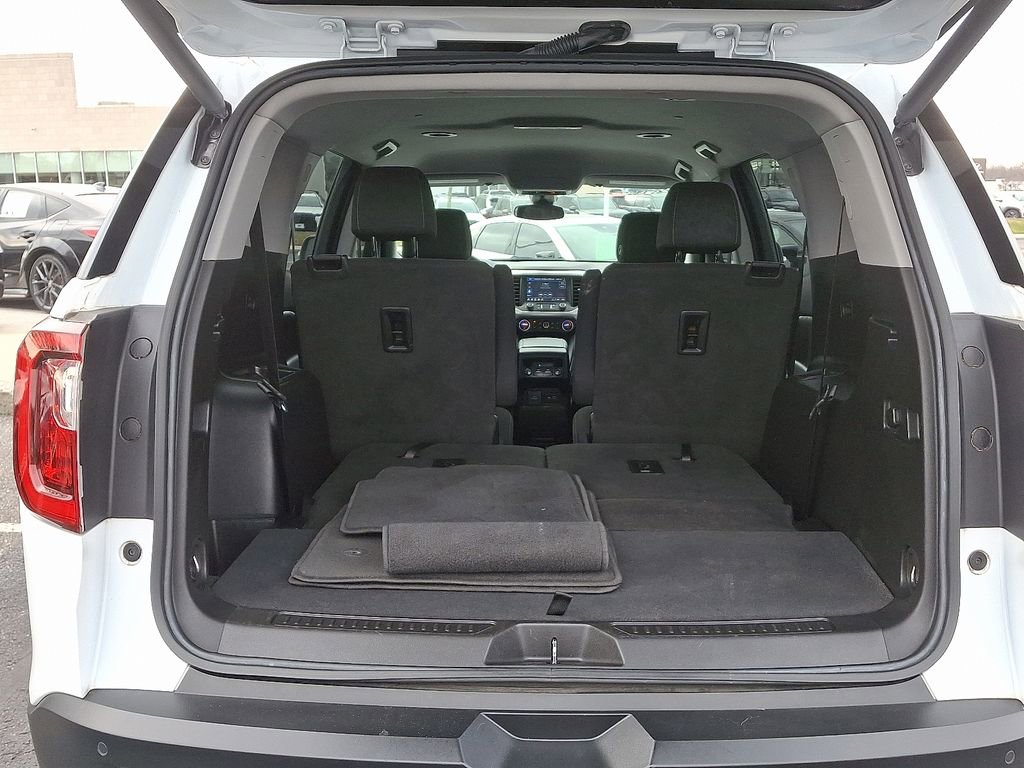 Used 2023 GMC Acadia SLE w/ Driver Convenience Package image 30