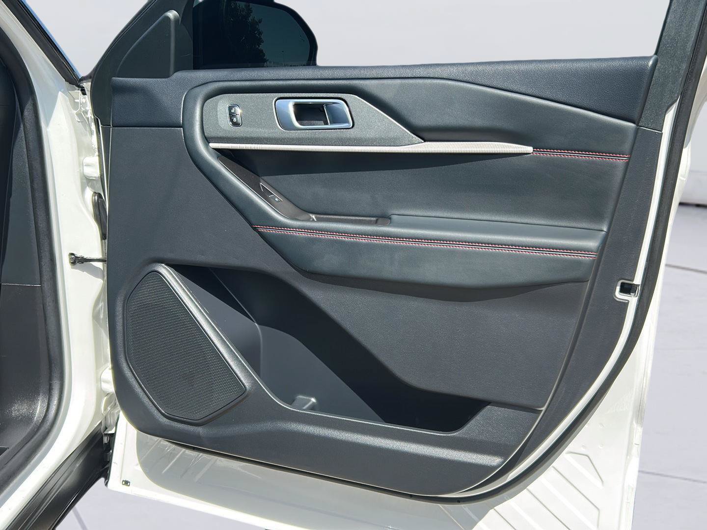 Certified 2025 Ford Explorer ST AWD/4WD image 25