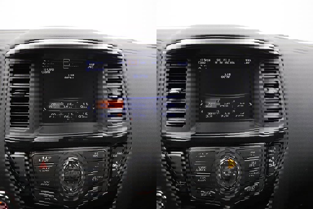 Used 2020 Nissan Pathfinder SV image 22