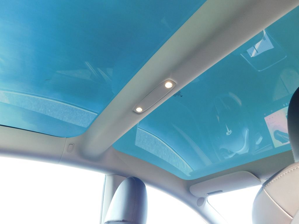 Used 2023 Tesla Model 3 Standard Range image 6