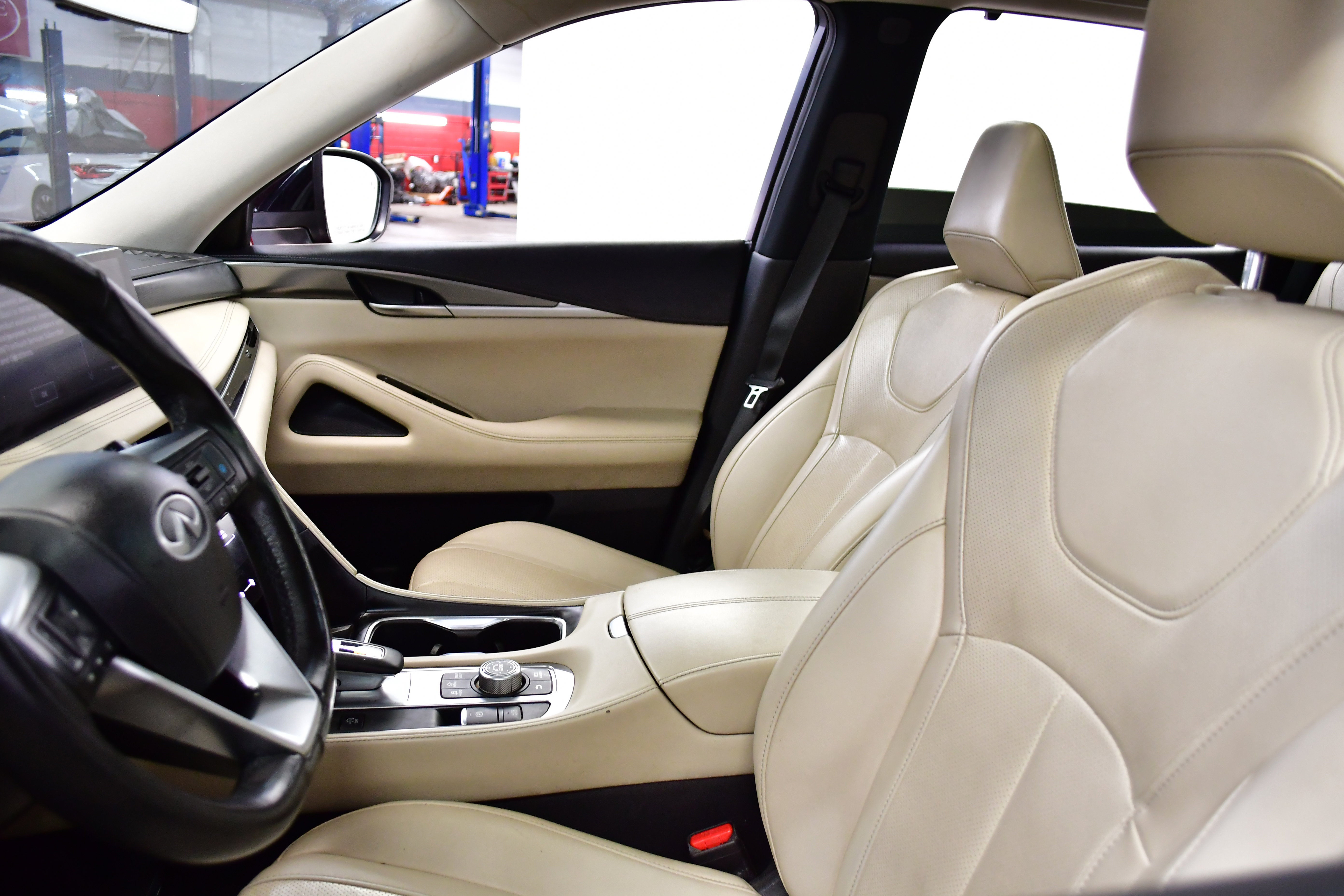 Used 2023 INFINITI QX60 Luxe w/ Cargo Package image 10