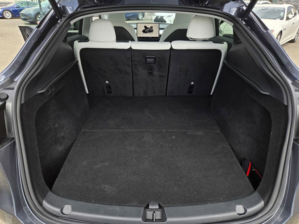 Used 2023 Tesla Model Y 2WD image 22