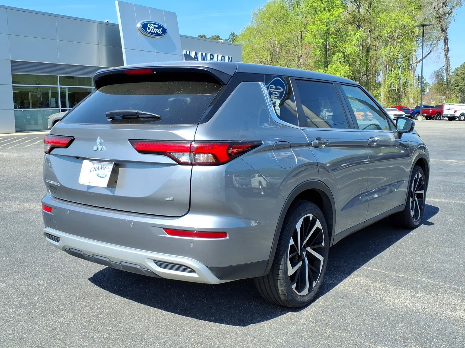 Used 2024 Mitsubishi Outlander SE AWD/4WD image 25