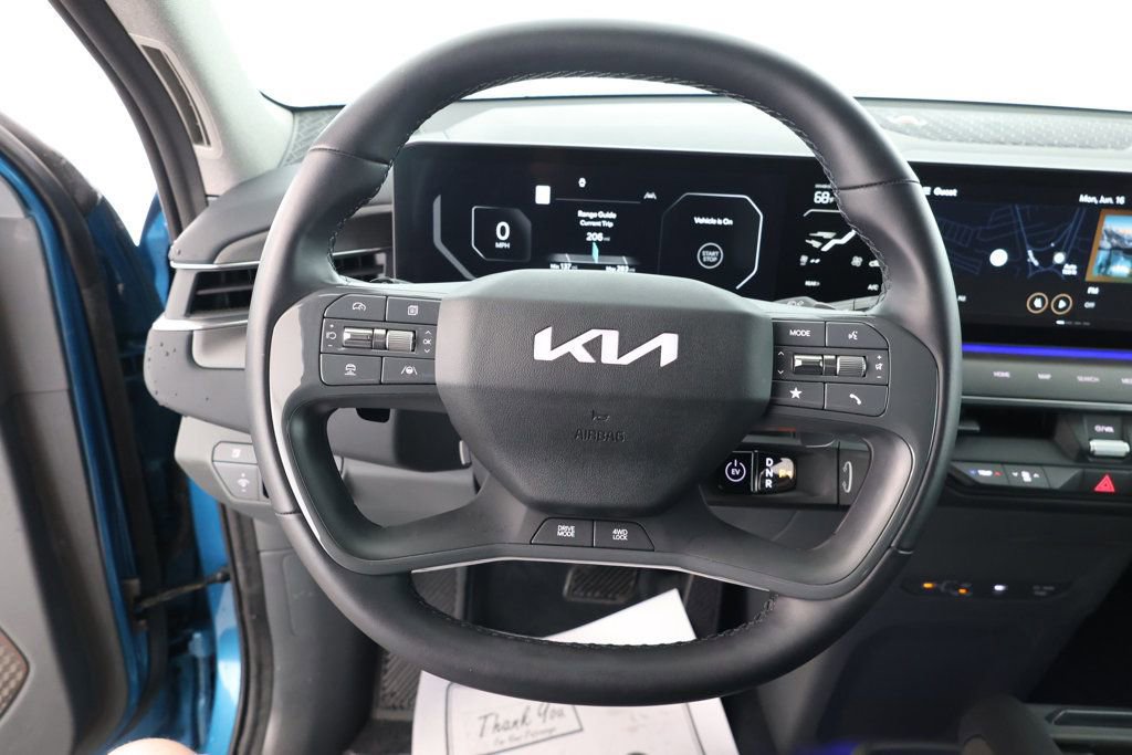 Used 2024 Kia EV9 Land image 14