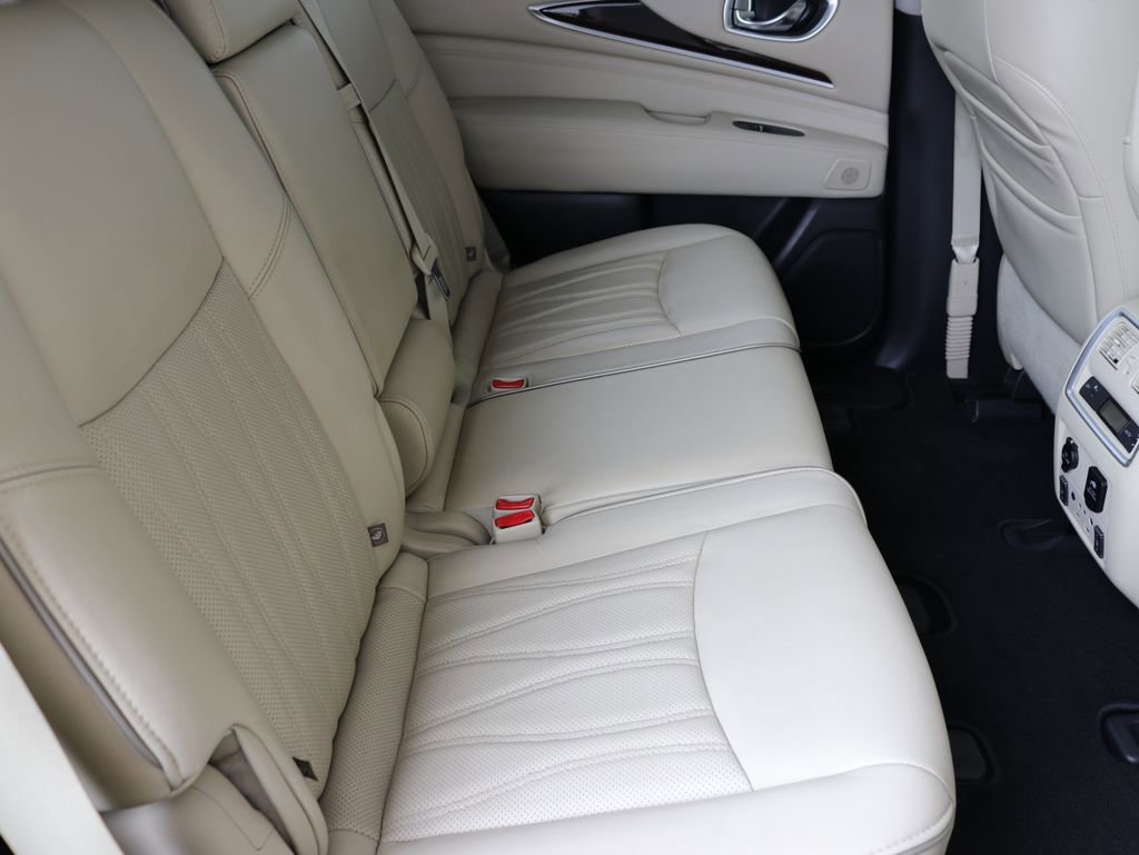 Used 2017 INFINITI QX60 Luxe w/ Deluxe Technology Package AWD/4WD image 38