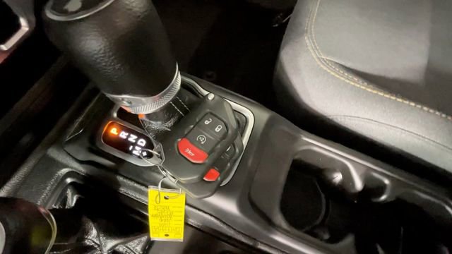 Used 2024 Jeep Wrangler Unlimited w/ Convenience Group AWD/4WD image 30