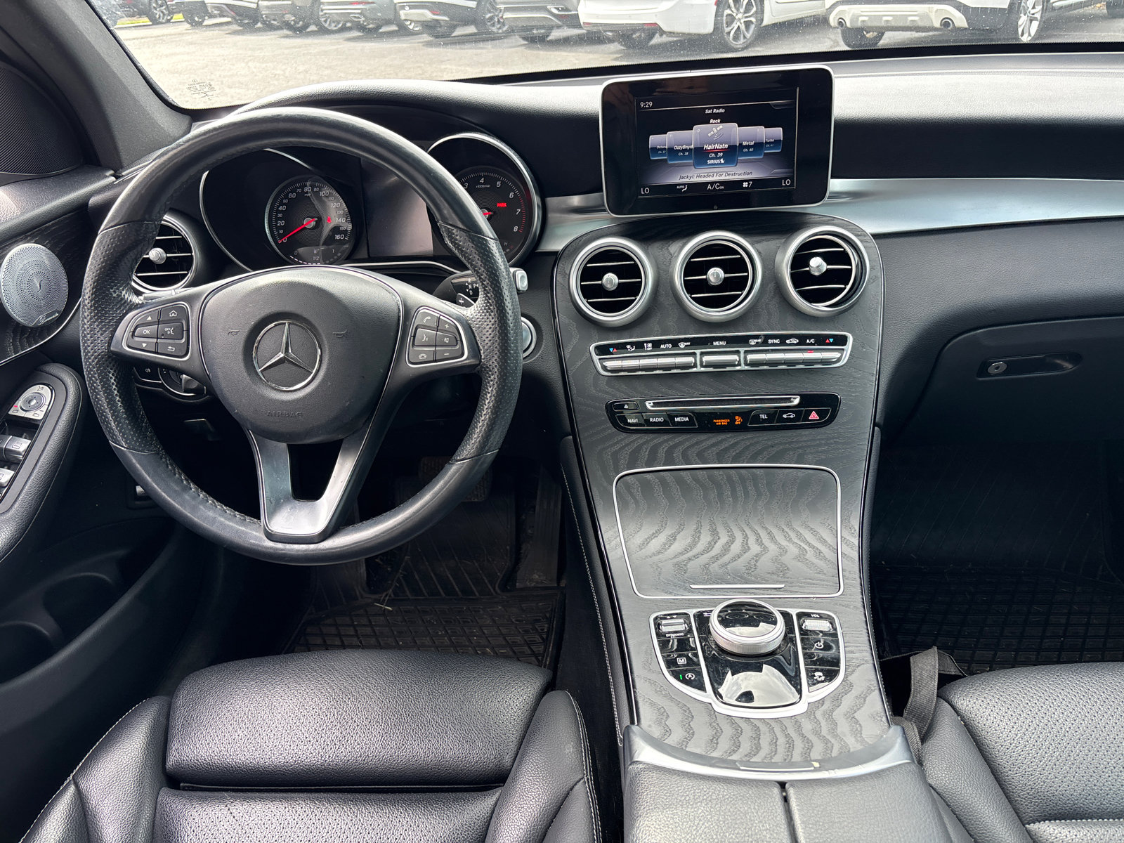 Used 2018 Mercedes-Benz GLC 300 4MATIC image 27