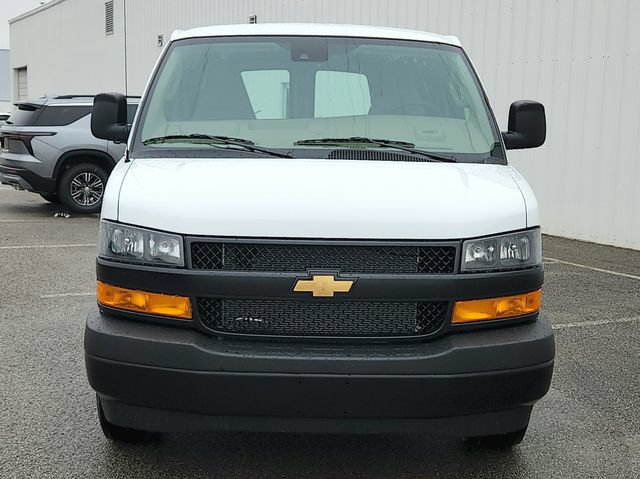 New 2026 Chevrolet Express 3500 RWD image 2