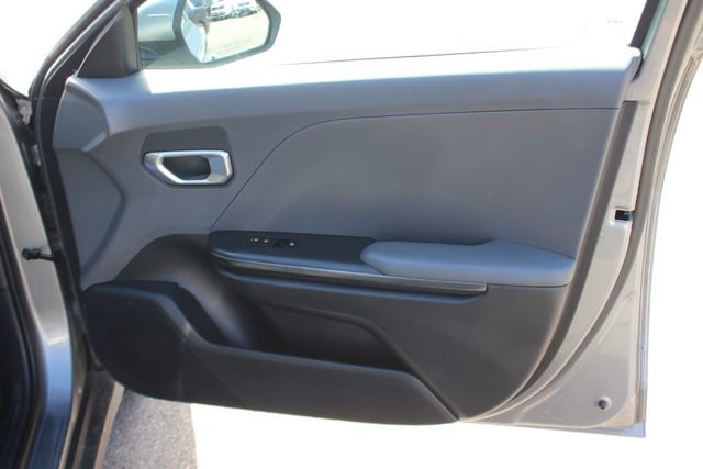 Used 2025 Kia K4 LXS image 29