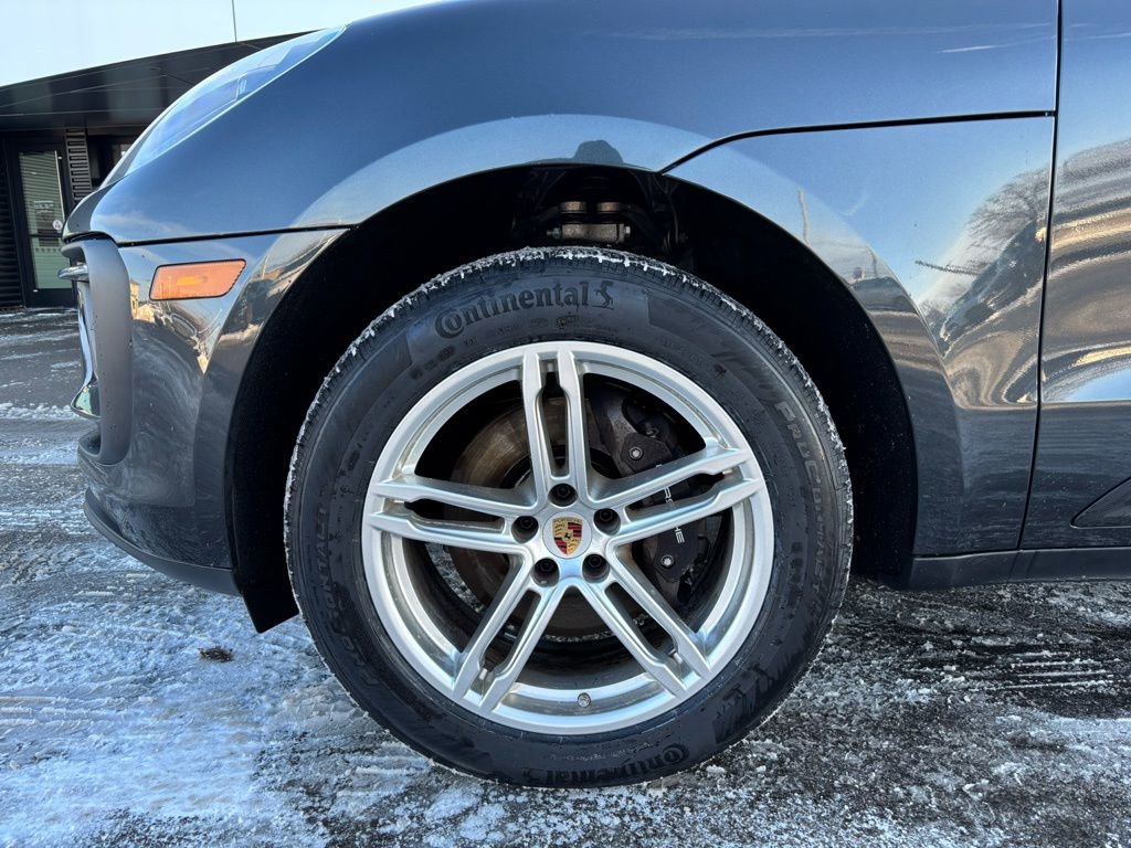 Certified 2023 Porsche Macan image 32