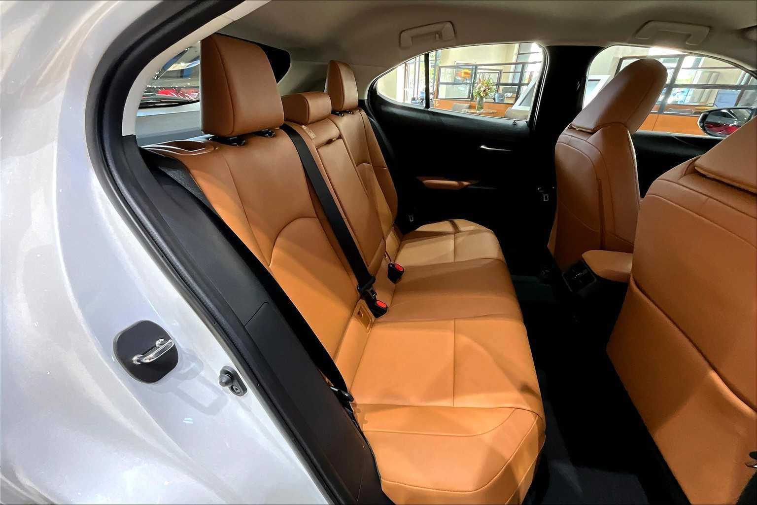 Used 2022 Lexus UX 200 w/ Accessory Package (Z1) FWD image 19