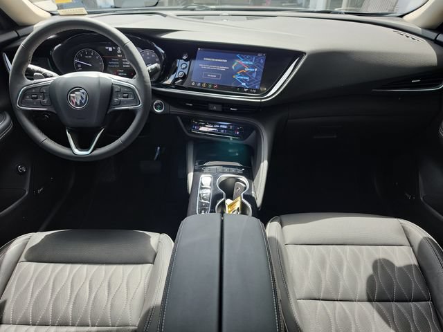 Certified 2021 Buick Envision Avenir w/ Technology Package II FWD image 11