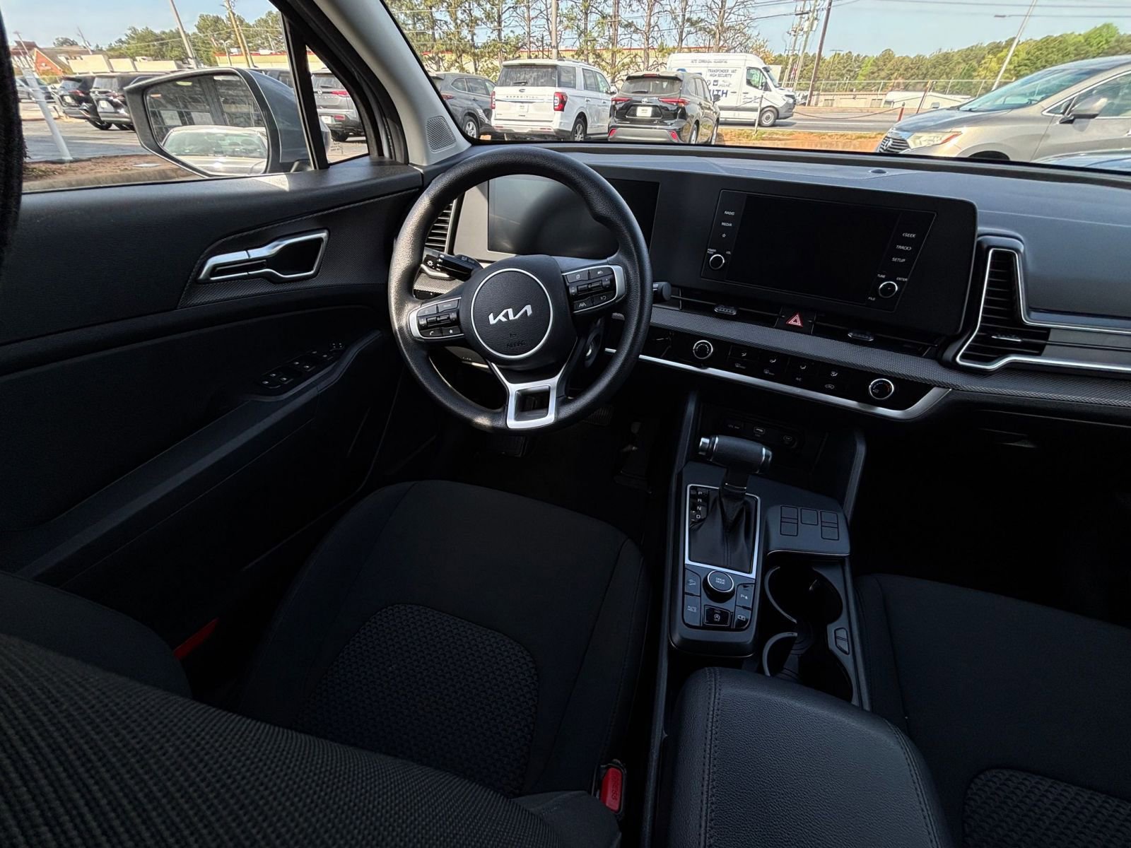 Used 2025 Kia Sportage LX image 37