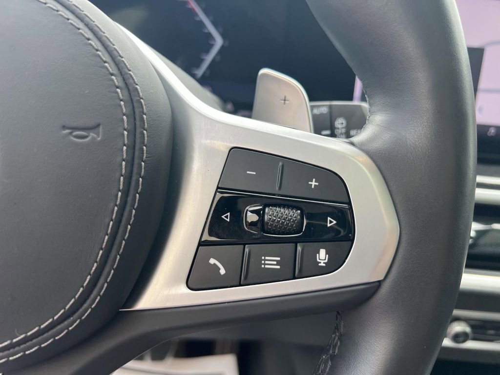 Used 2024 BMW X7 xDrive40i w/ M Sport Package image 28