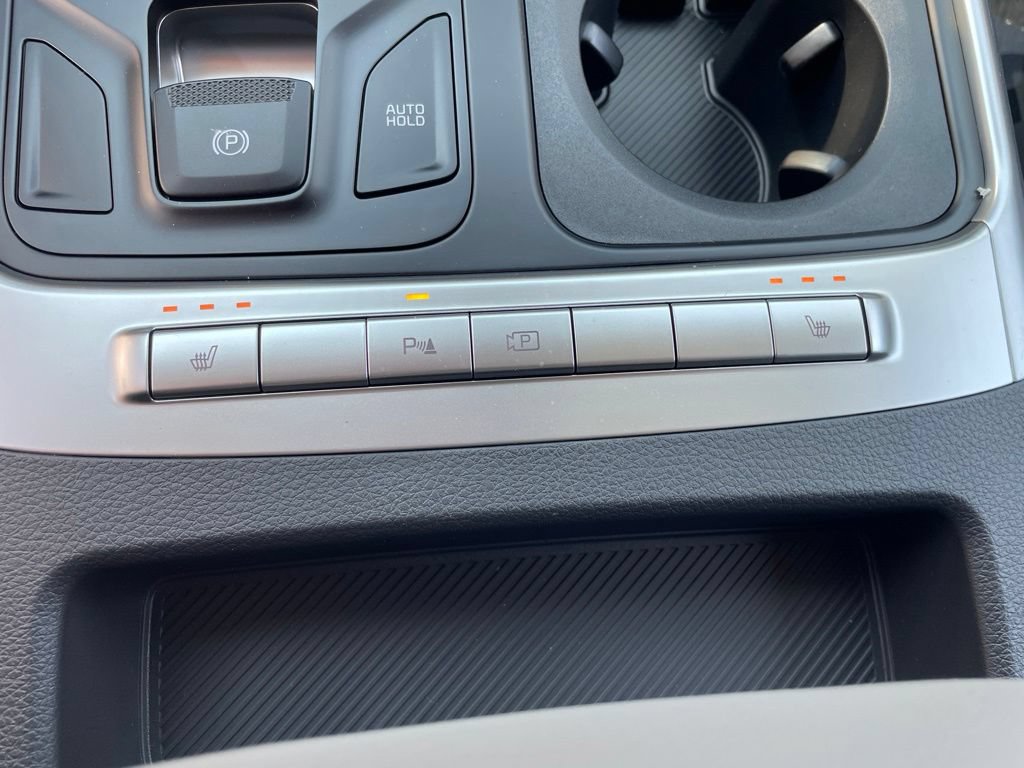 New 2027 Kia Carnival FWD image 24