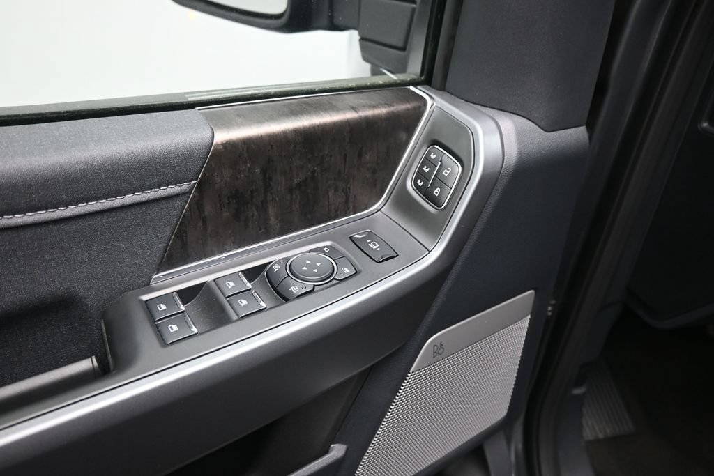 New 2026 Ford F250 Lariat w/ Black Appearance Package AWD/4WD image 11