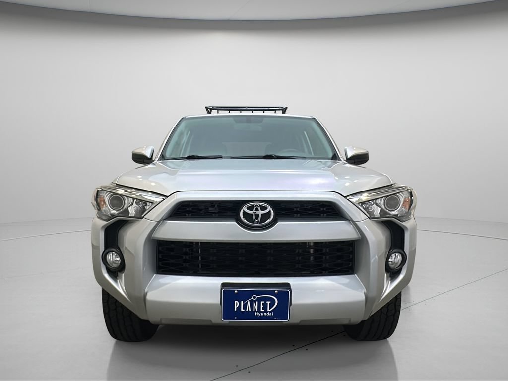 Used 2018 Toyota 4Runner SR5 AWD/4WD image 8