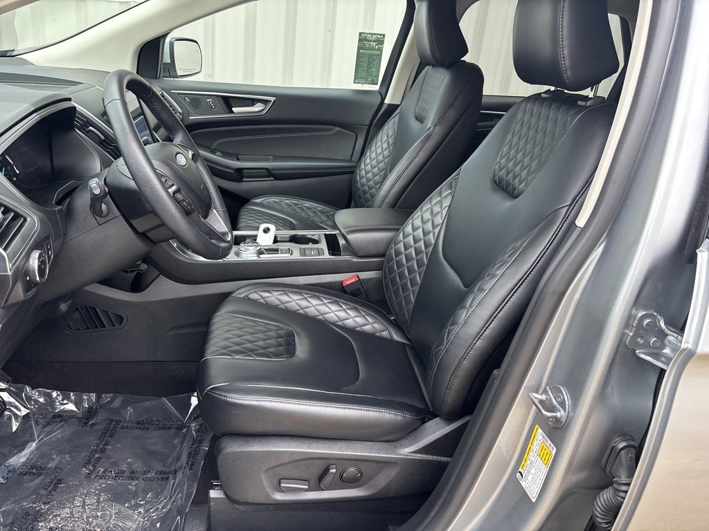 Used 2024 Ford Edge Titanium image 12
