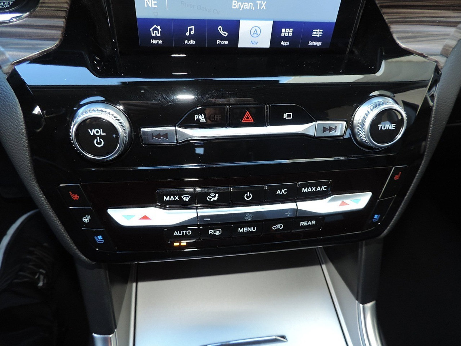 Used 2023 Ford Explorer Limited w/ Limited Technology Package image 21