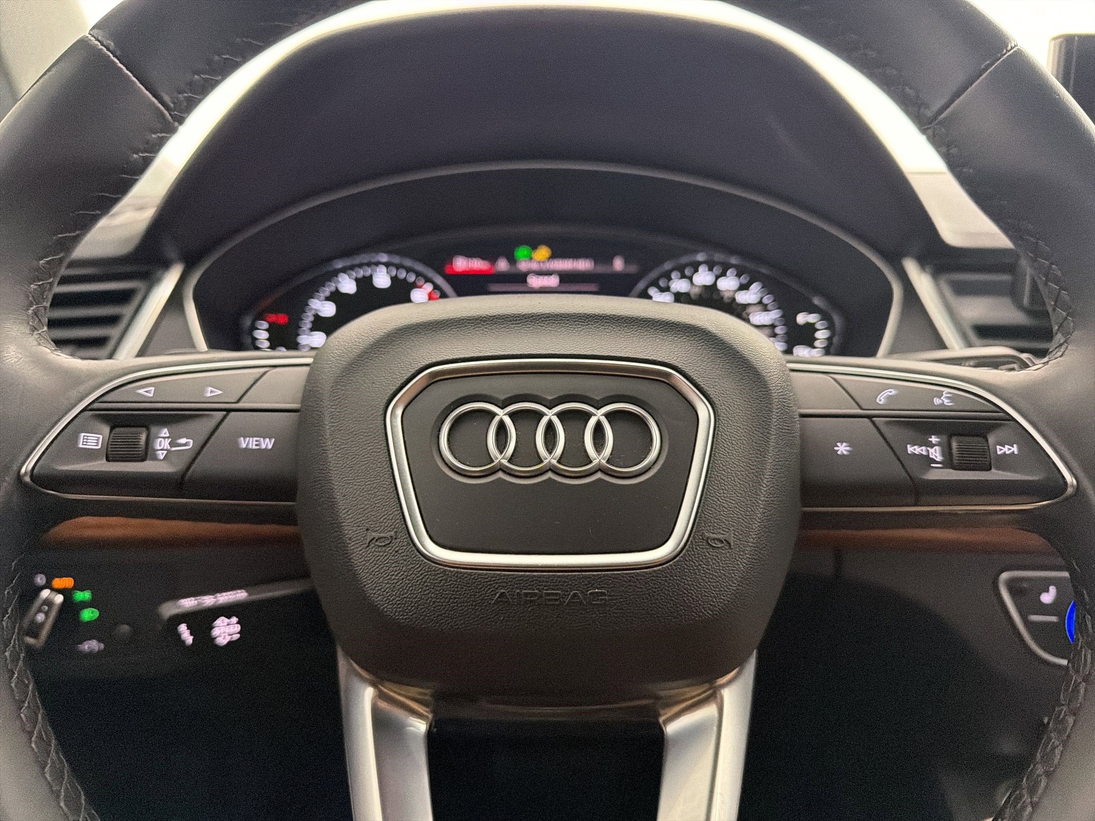 Used 2021 Audi Q5 Premium image 14