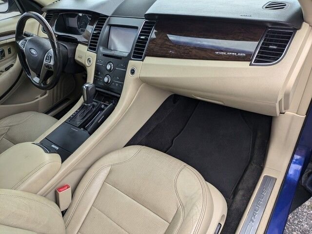 Used 2013 Ford Taurus Limited image 31
