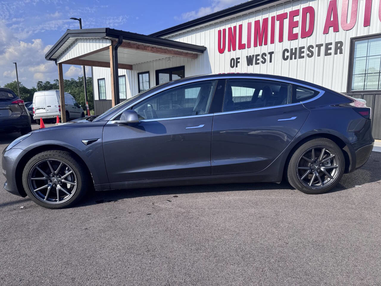 Used 2018 Tesla Model 3 Long Range RWD image 9