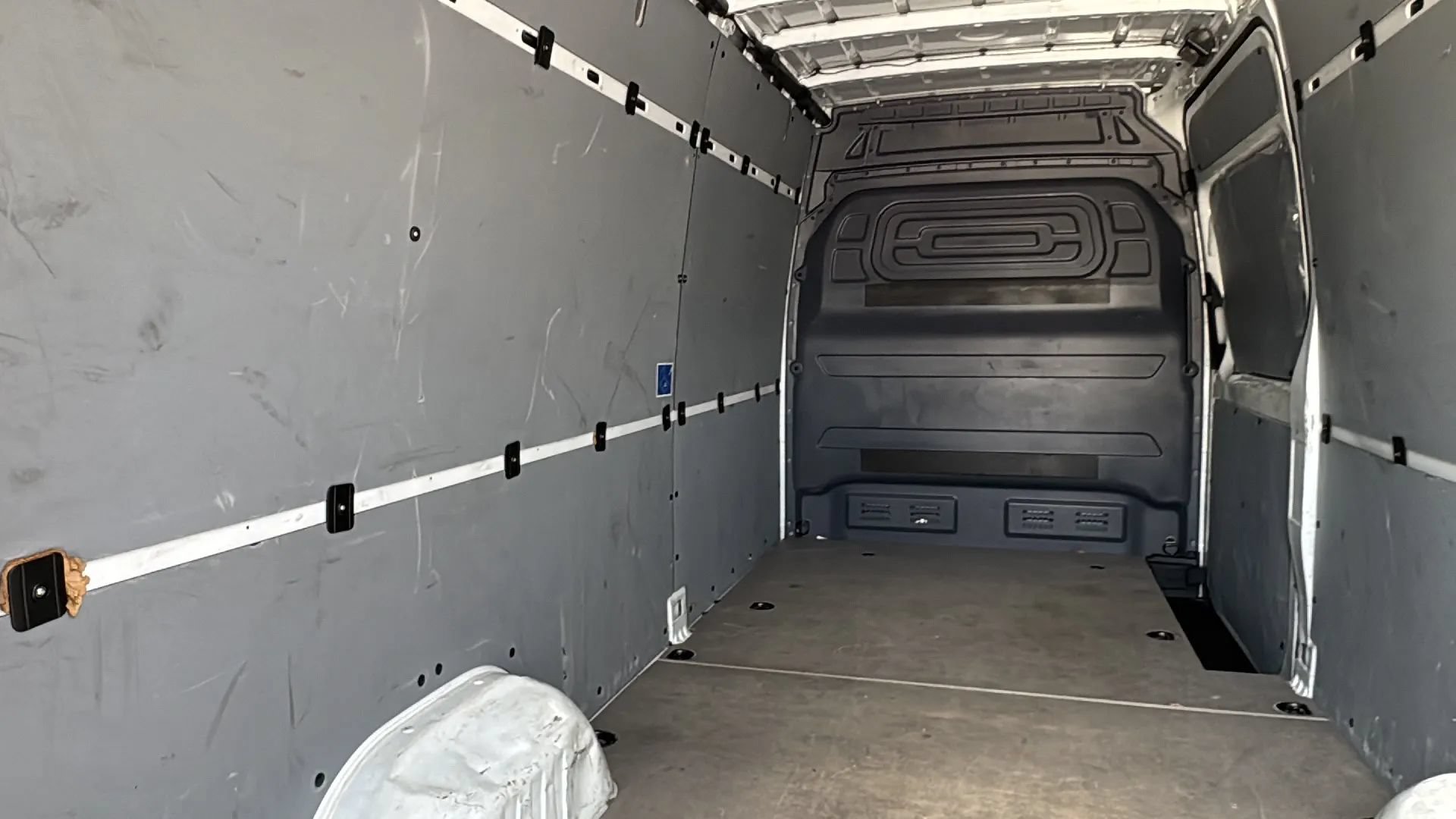 Used 2021 Freightliner Sprinter 2500 RWD image 22