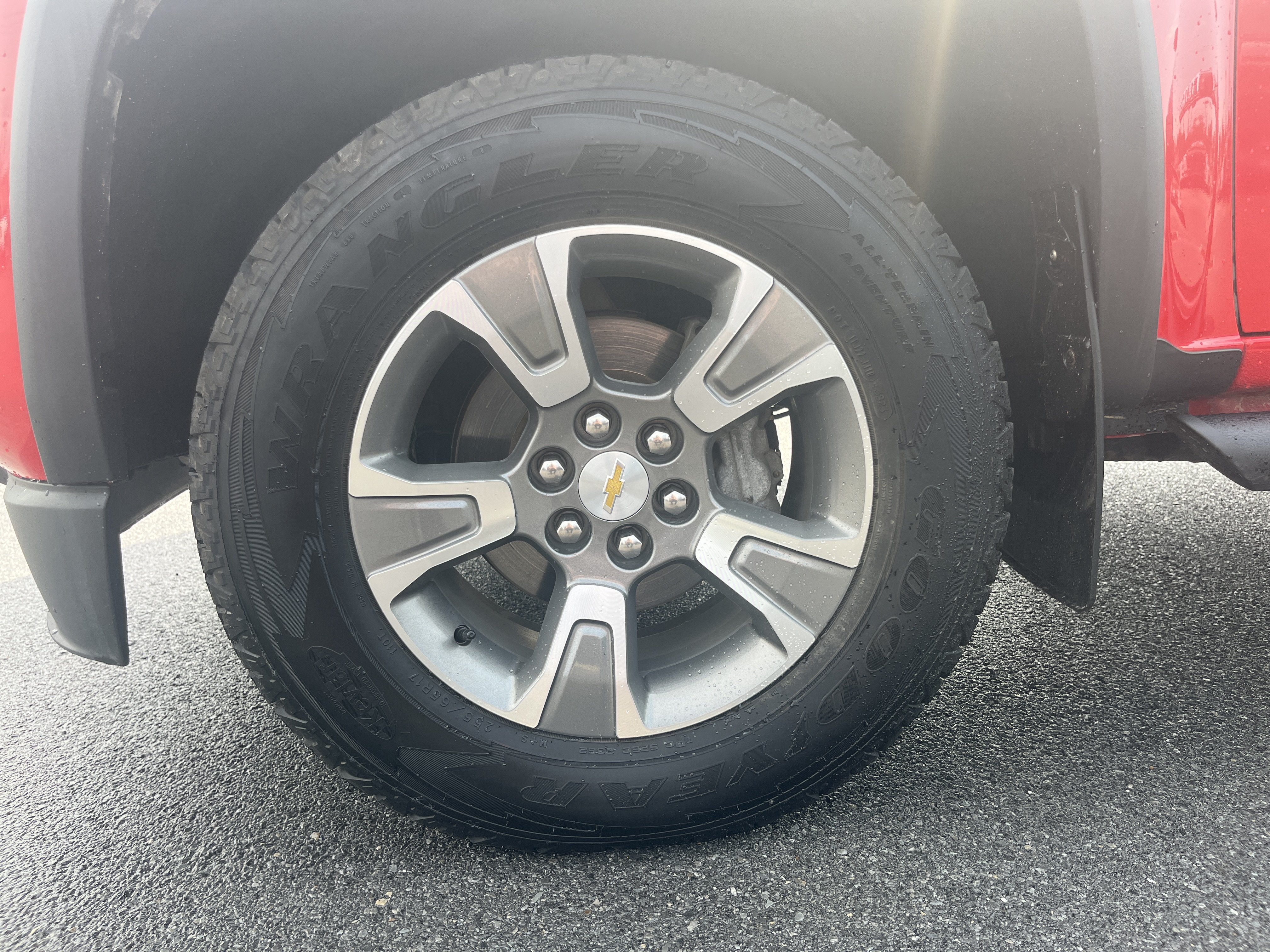 Used 2019 Chevrolet Colorado Z71 AWD/4WD image 12
