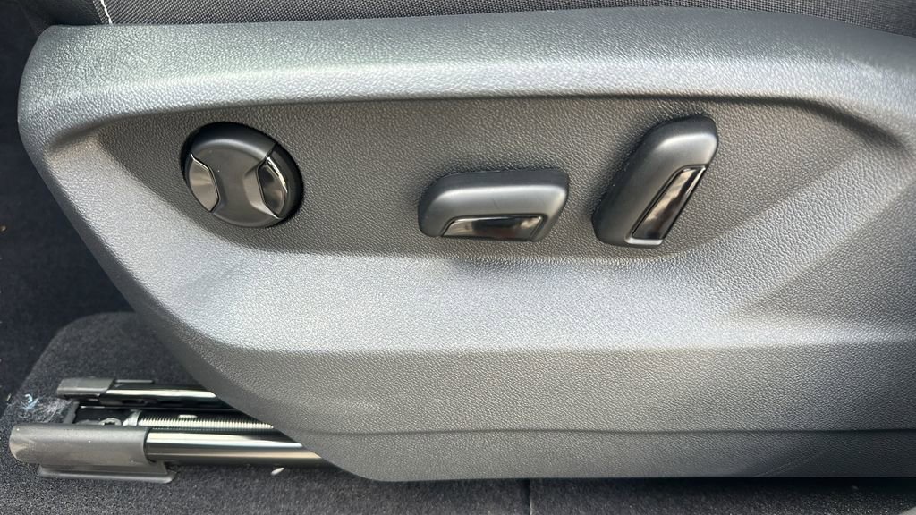 New 2026 Volkswagen Atlas SE image 18