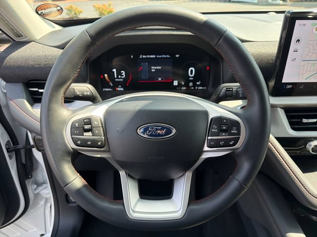 Used 2025 Ford Explorer Active AWD/4WD image 14