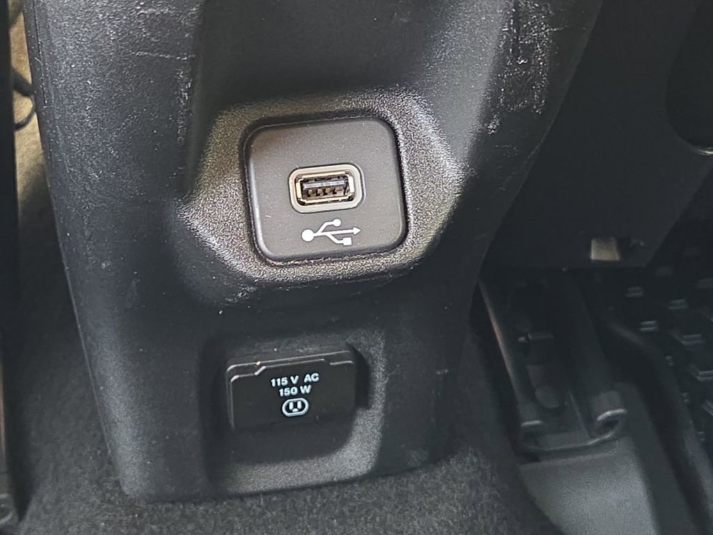Certified 2020 Jeep Renegade Altitude AWD/4WD image 23