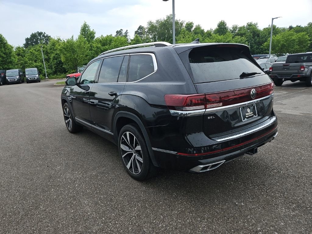 Used 2024 Volkswagen Atlas SEL Premium R-Line AWD/4WD image 5