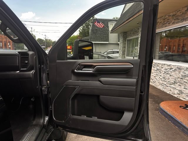 Used 2024 Chevrolet Silverado 2500 LT w/ Midnight Edition AWD/4WD image 14