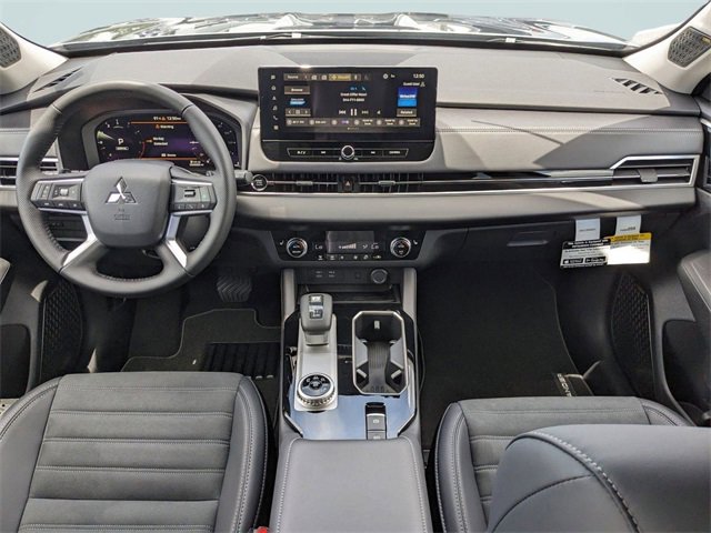 New 2025 Mitsubishi Outlander SE image 14