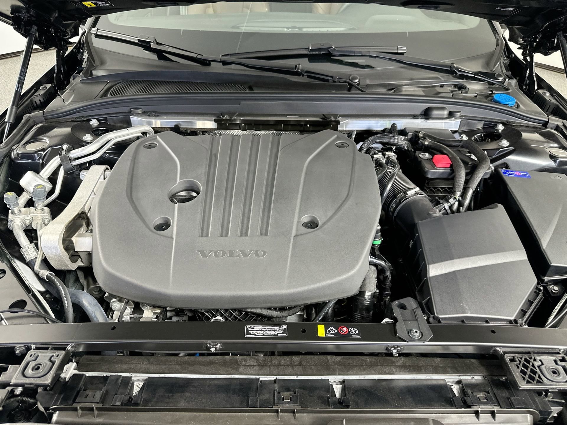 New 2026 Volvo V60 B5 Cross Country Plus w/ Protection Package Premier image 29