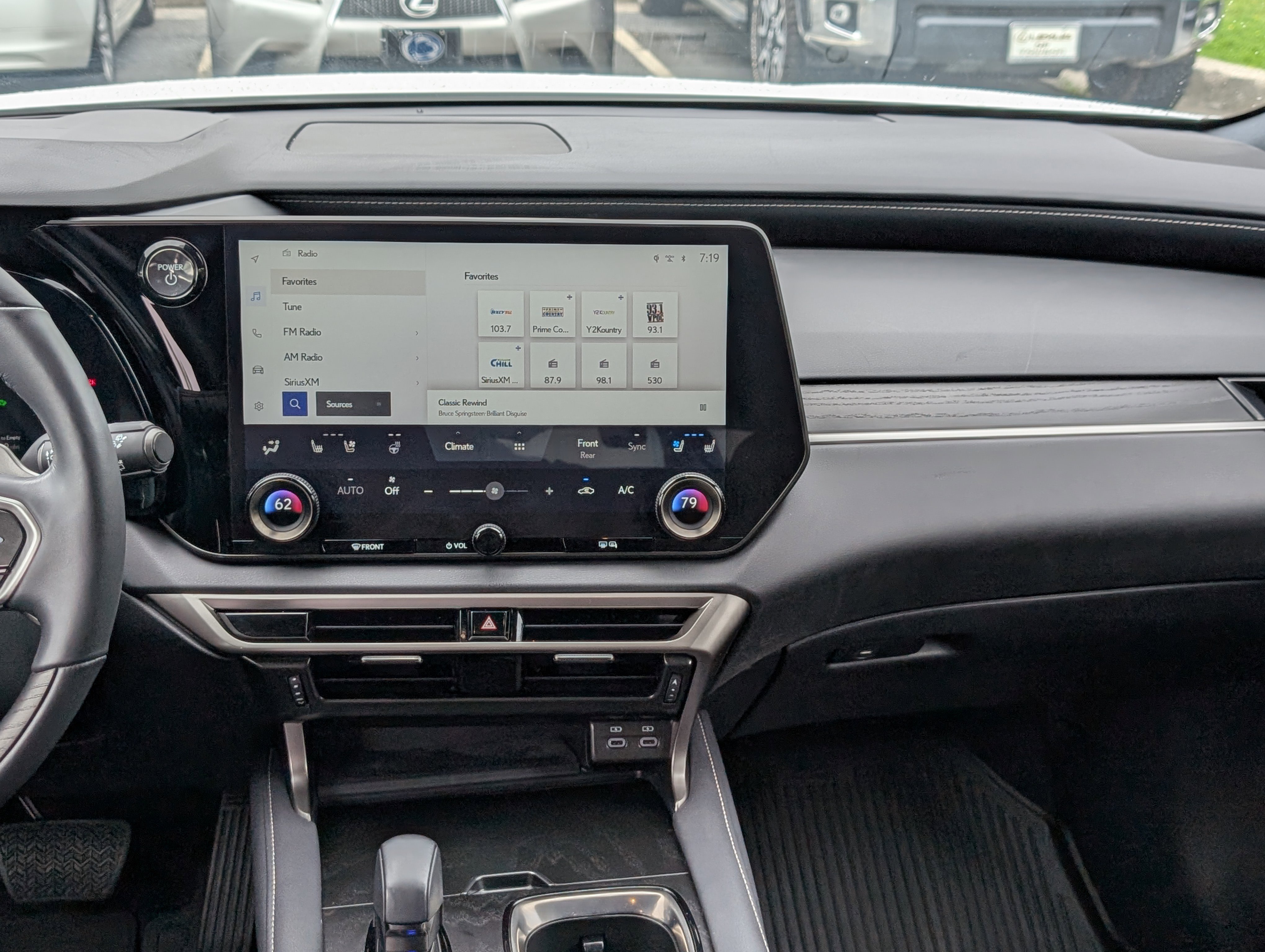 Certified 2023 Lexus RX 350 RX 350h Premium Plus w/ Accessory Package (2T) image 18