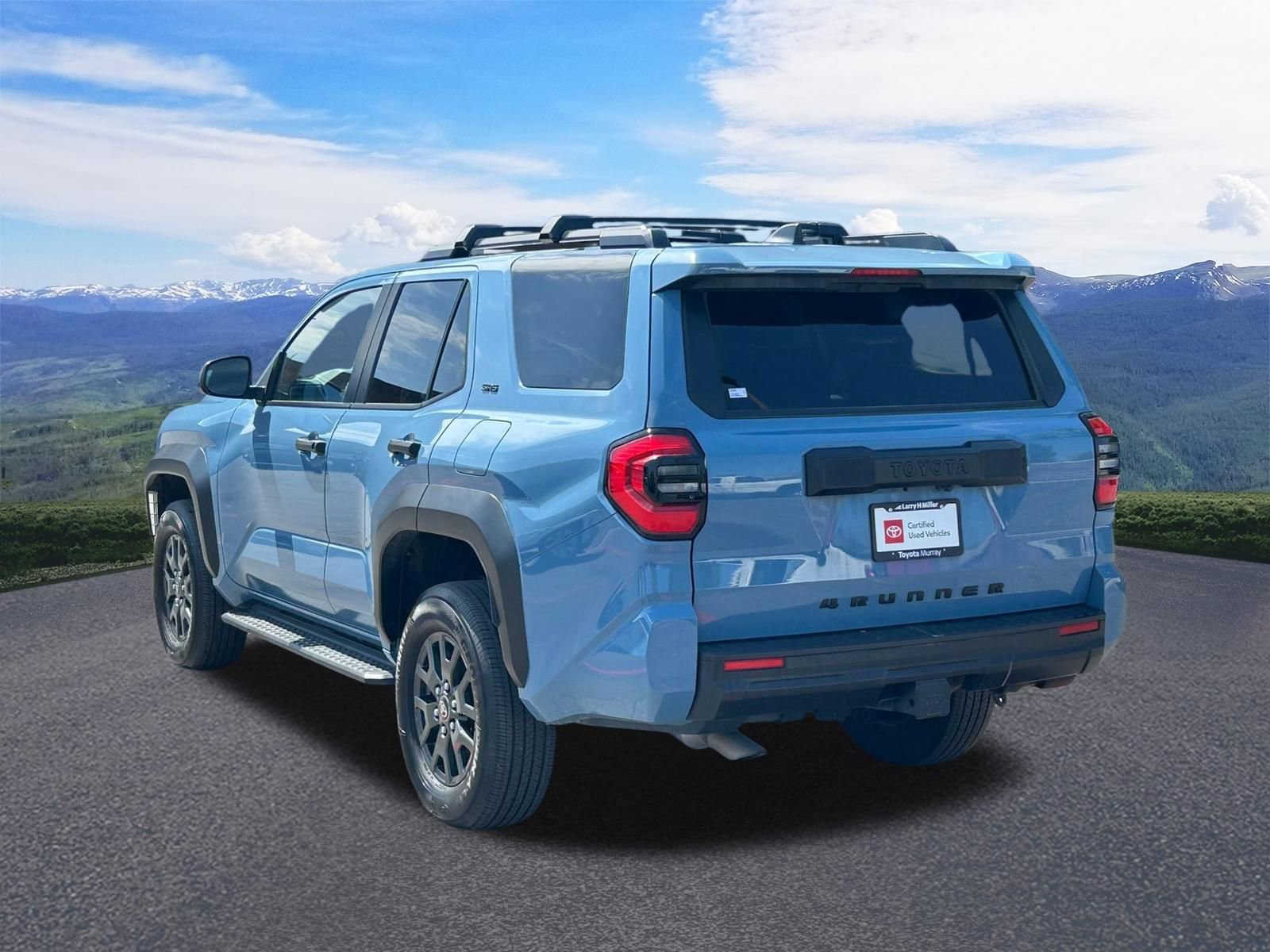 Used 2025 Toyota 4Runner SR5 AWD/4WD image 3