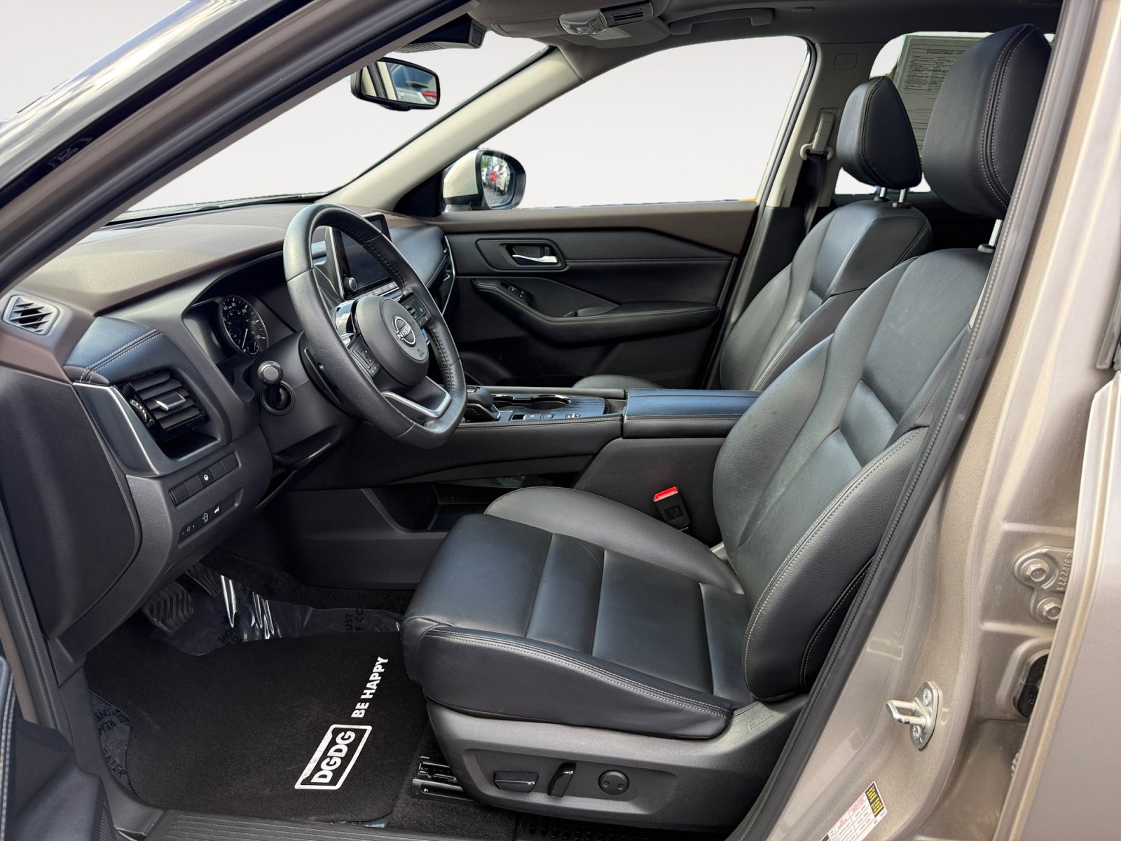 Used 2023 Nissan Rogue SL FWD image 10
