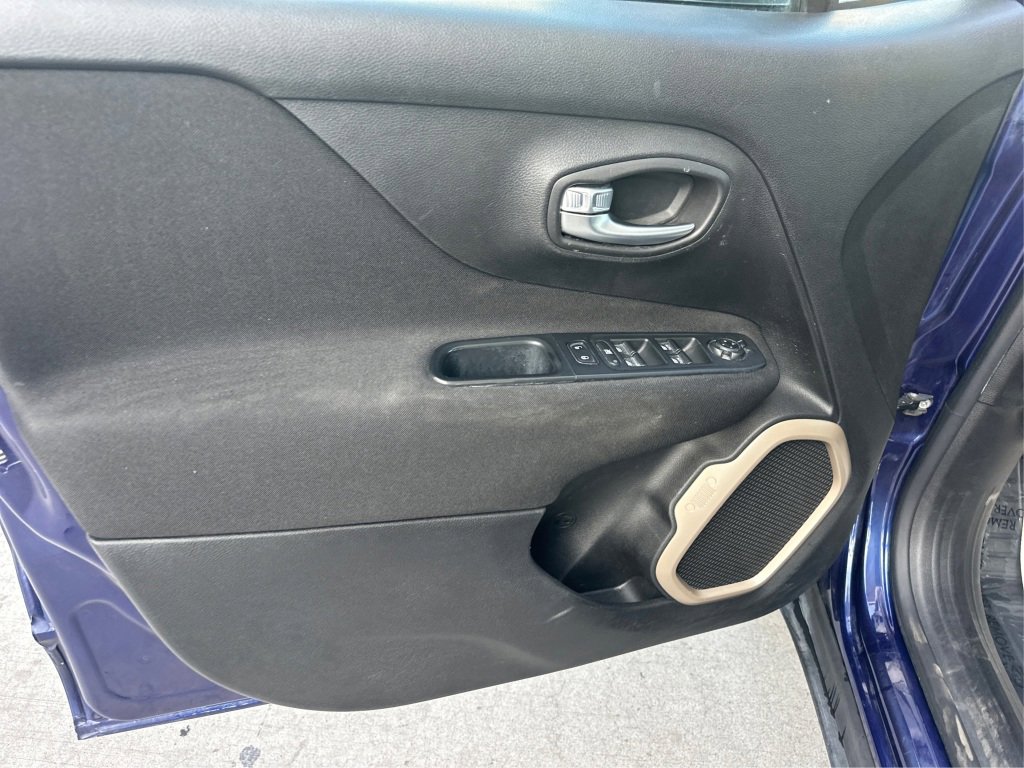 Used 2017 Jeep Renegade Sport w/ Power & Air Group image 27