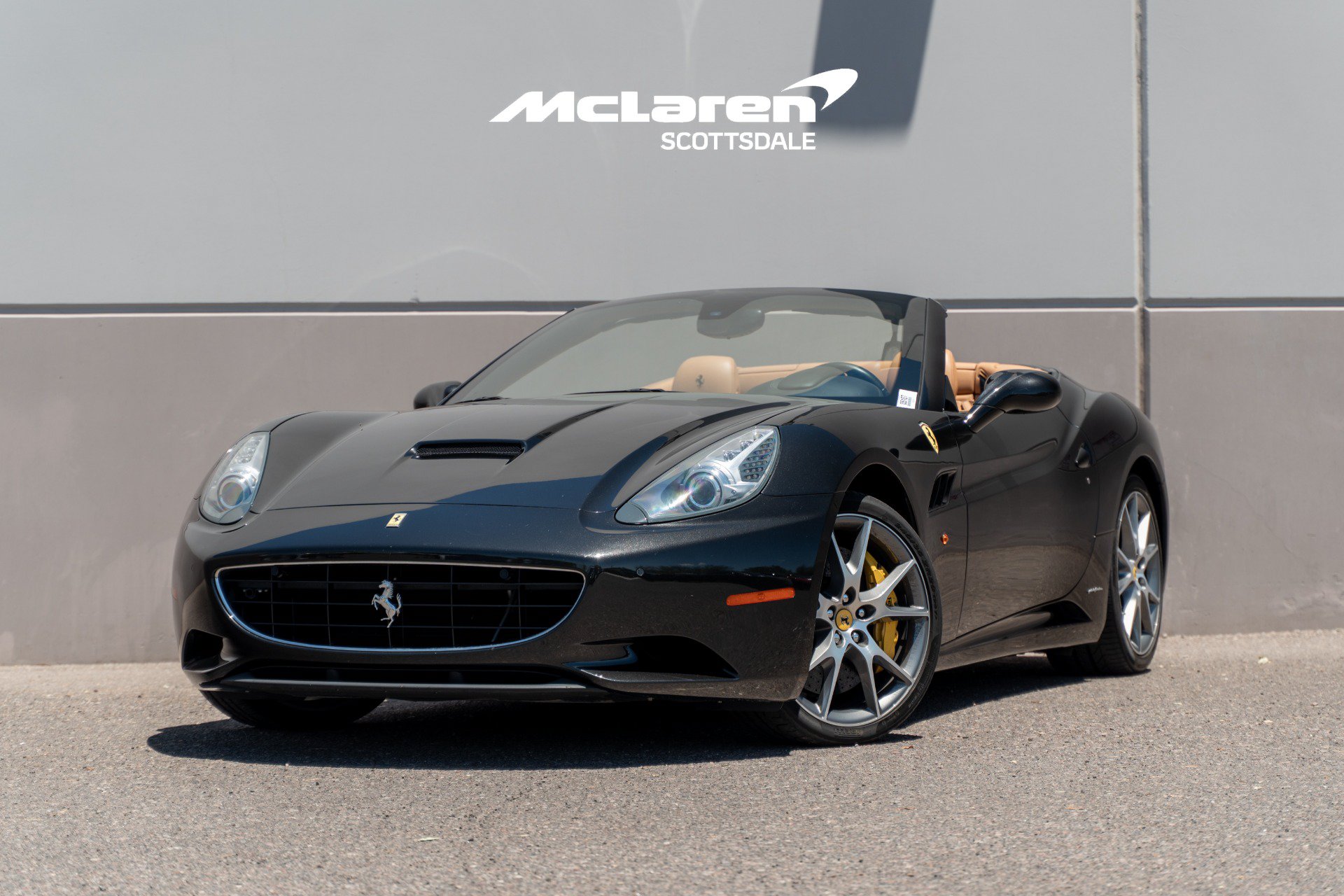 Used 2014 Ferrari California RWD image 2