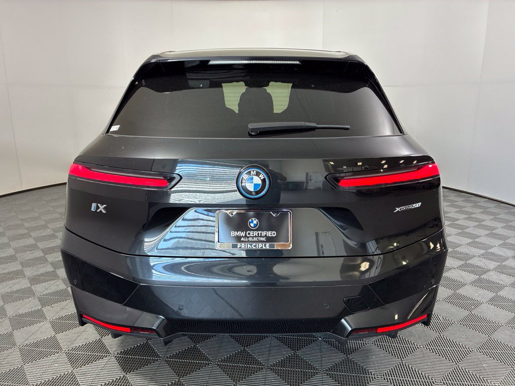 Certified 2024 BMW iX xDrive50 w/ Premium Package AWD/4WD image 6