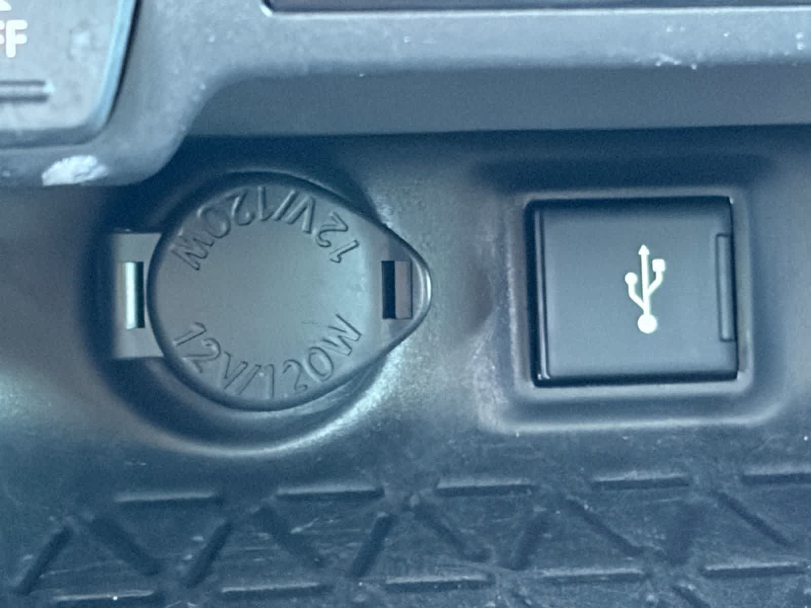 Used 2022 Toyota RAV4 LE FWD image 29