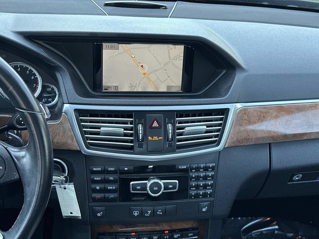 Used 2013 Mercedes-Benz E 350 4MATIC Sedan image 20